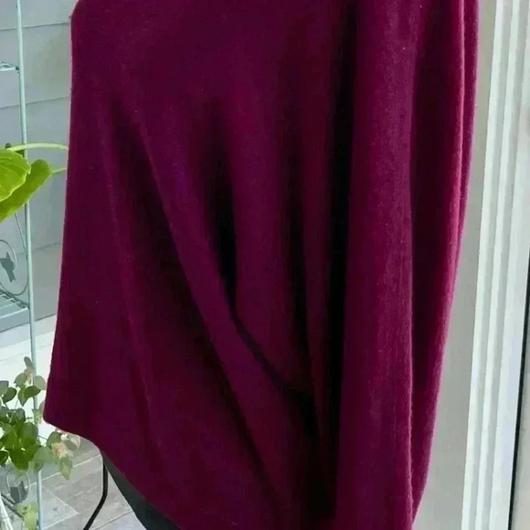 BCBGMaxazria large wool blend sweater and a pretty plum color very soft and cozy - Picture 5 of 9